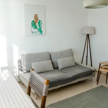 Guemuesluek House Apartament *